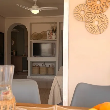 Апартаменты Beautiful - 2 Seperate Bedrooms La Mata Торевьиа